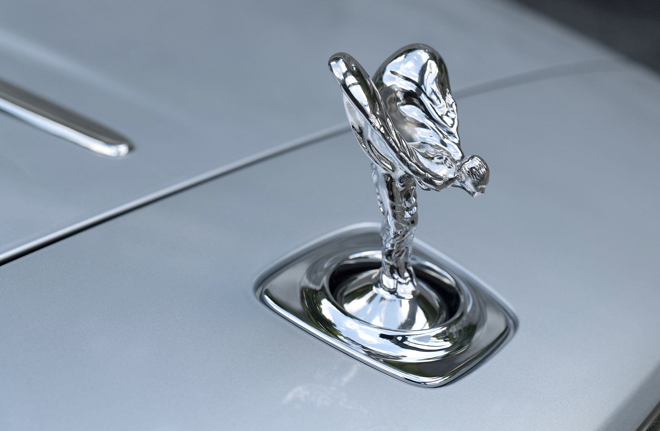Rolls-Royce-Spirit-of-Ecstasy